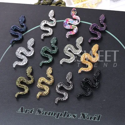 Breloques pour ongles serpent gothique, 12 grilles – image 3