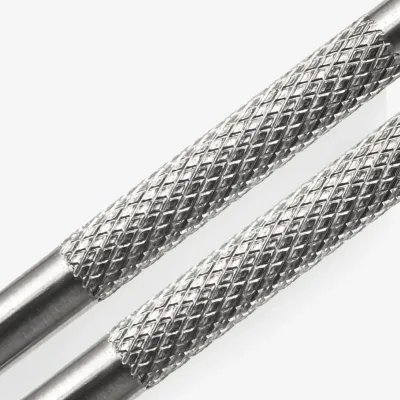 Repousse-cuticules double embout en inox – image 3
